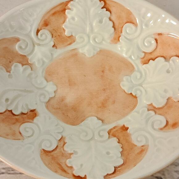 Elegant Vintage Soap Dish Filigree Leaf Design Light Pink & White Italian Beauty - Picture 7 of 8